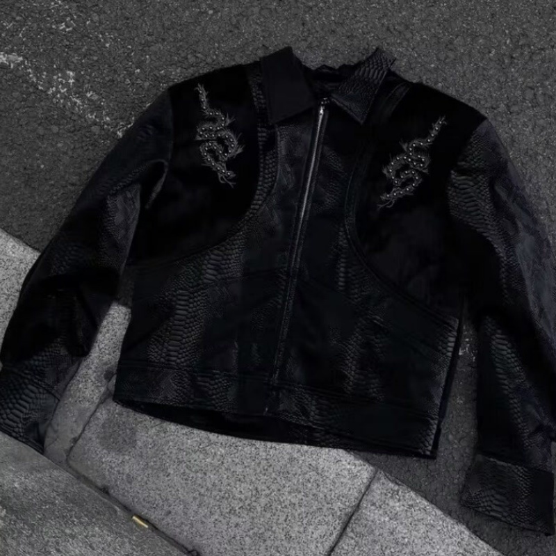 Heren jas met zwarte slangmoti - Embroidery Jacket recensie en prijs