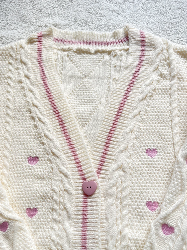 Lover vest met roze hart knop  - Embroidery Gift Ideas recensie en prijs