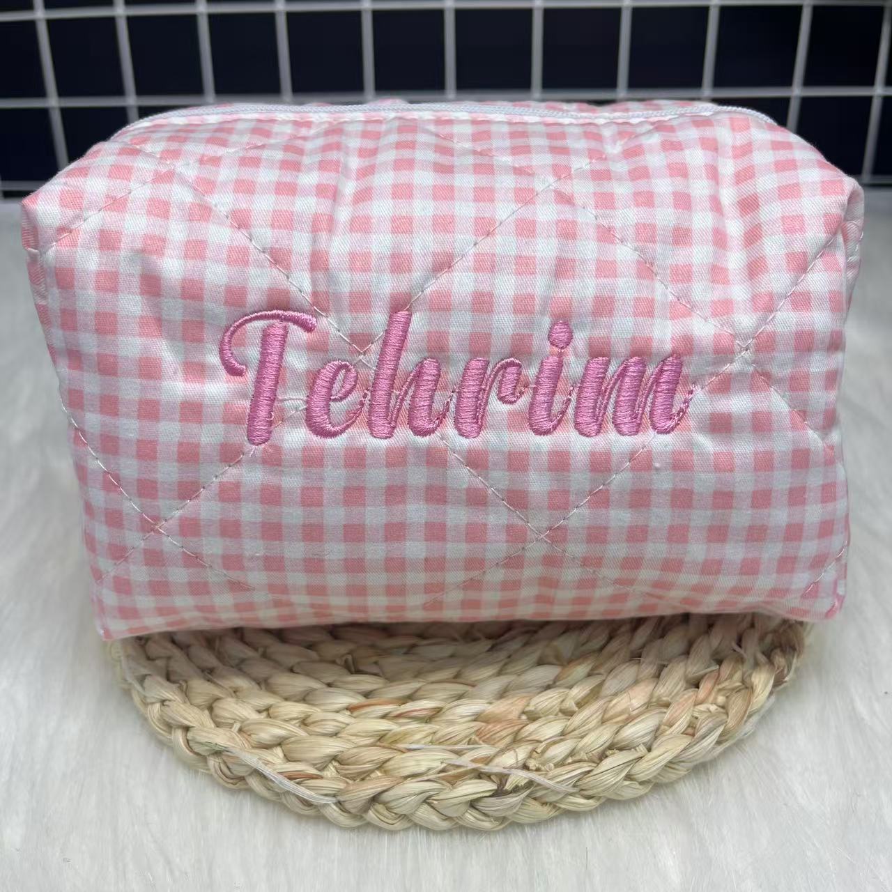 Gestreepte make-uptas met grot - Embroidery Name recensie en prijs